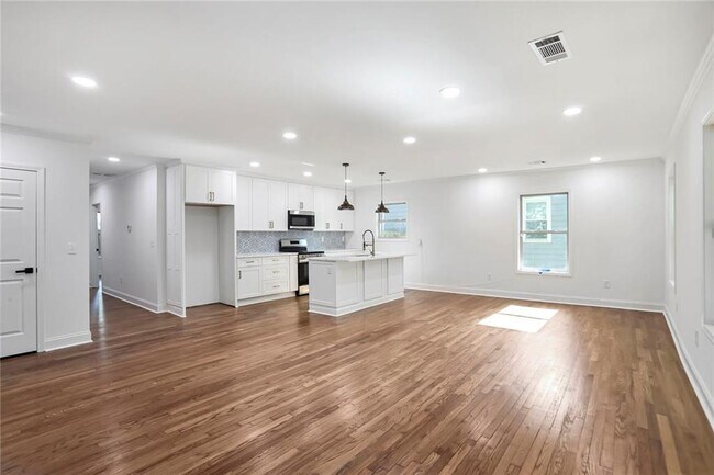 Photo - 1321 Avon Ave SW