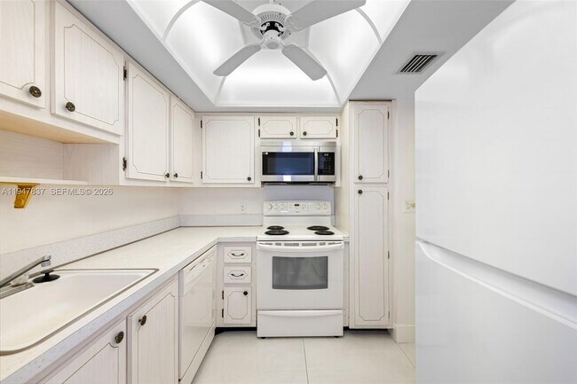 Photo - 430 Golden Isles Dr Unit 707