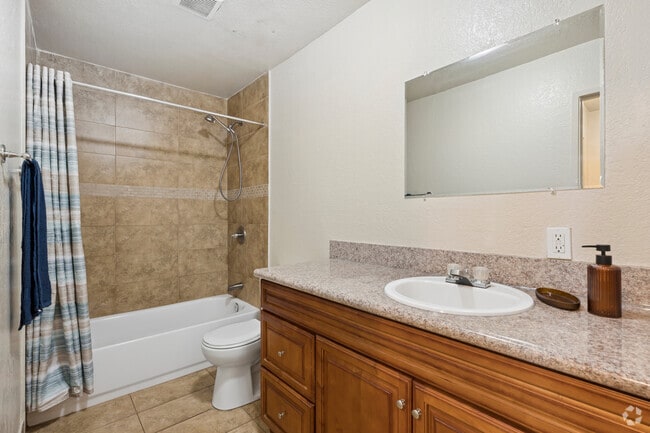 1BR, 1BA - 717SF - Bathroom - Pacific Villas at Shelly Court