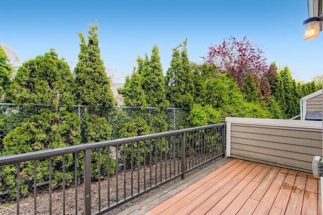 Photo - 4690 SW Comus Plz