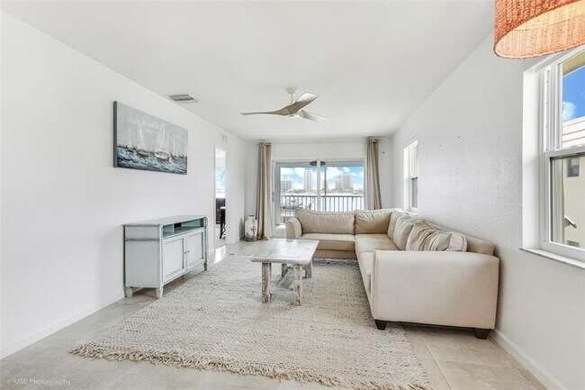 Building Photo - 370 Wilma Cir Unit 2 Rental