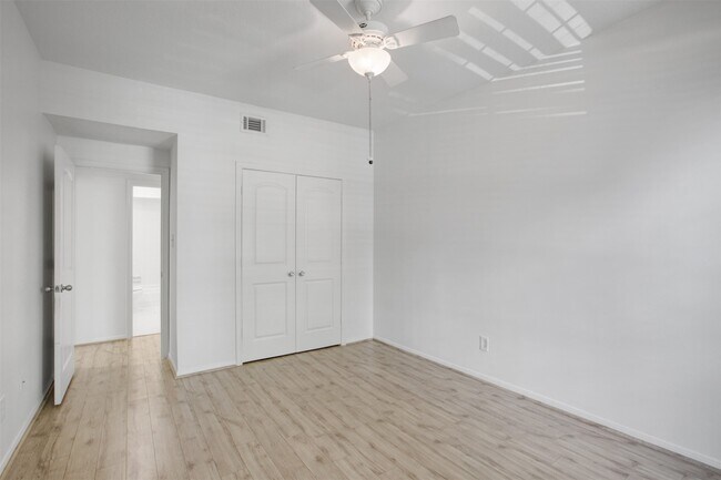 Photo - 2475 Underwood St Unit 180