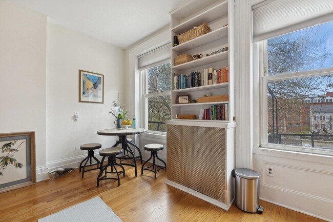 Building Photo - 243 MONTGOMERY St