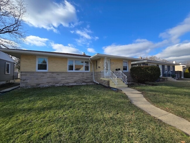 Photo - 7230 Beech Ave