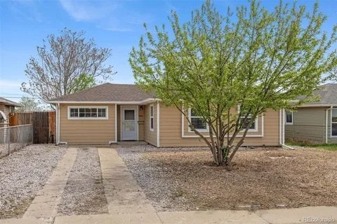 Photo - 4956 Umatilla St