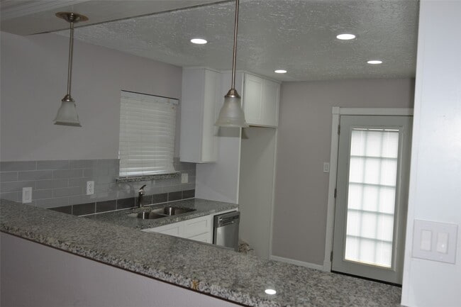 Photo - 22527 Market Square Ln