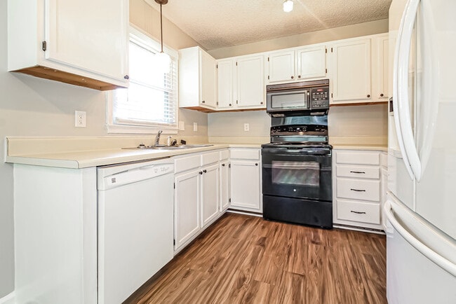 Photo - 7 Poppy Meadow Ln