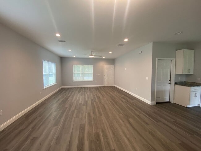 2936 Hall Ave