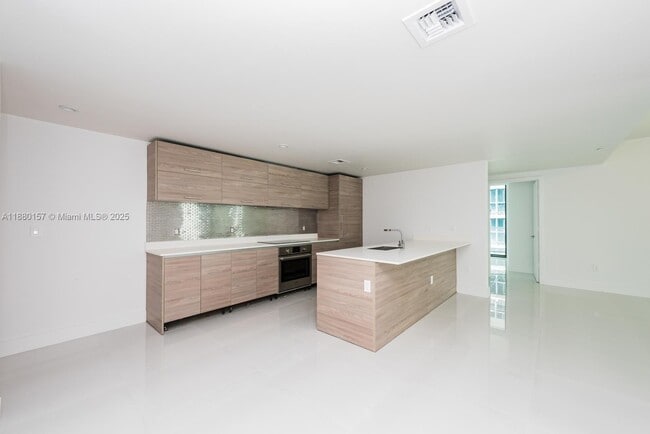 Photo - 1300 S Miami Ave Unidad 1810