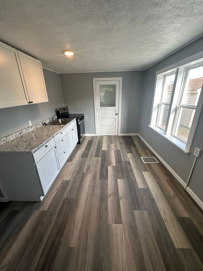 Photo - 865 Georgia Ave