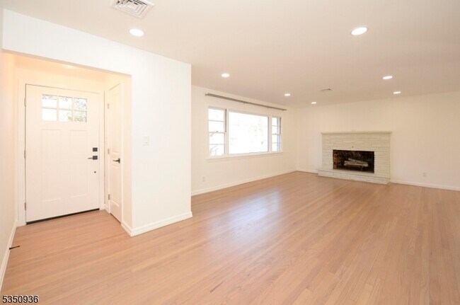 Photo - 58 Oxford Pl