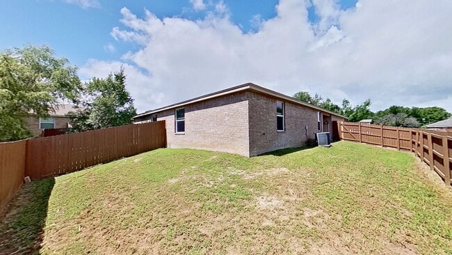 Photo - NO JUNE RENT + $1,395 RENT DUPLEX IN HARKER HEIGHTS!