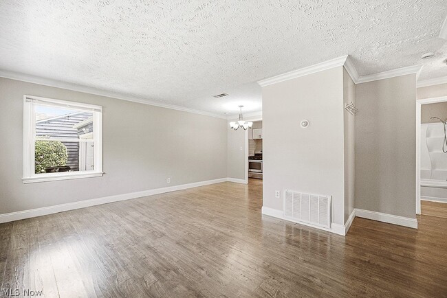 2326 Greenvale Rd
