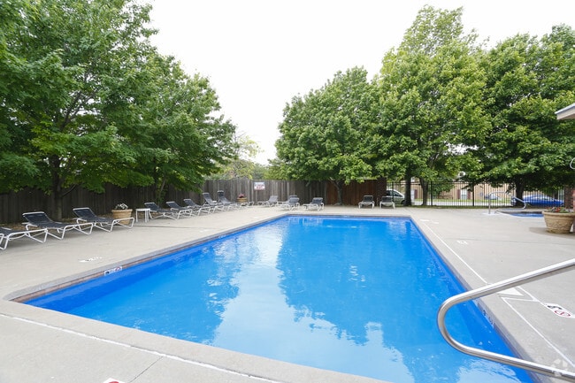 Pool and Spa - Canyon Court