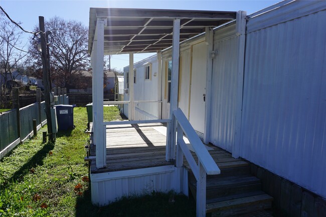 Photo - 8979 Gladewood