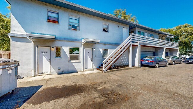 Photo - 560 McConnell Ave Unit #B