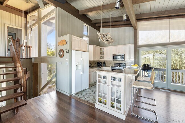 154 W Lake Dr