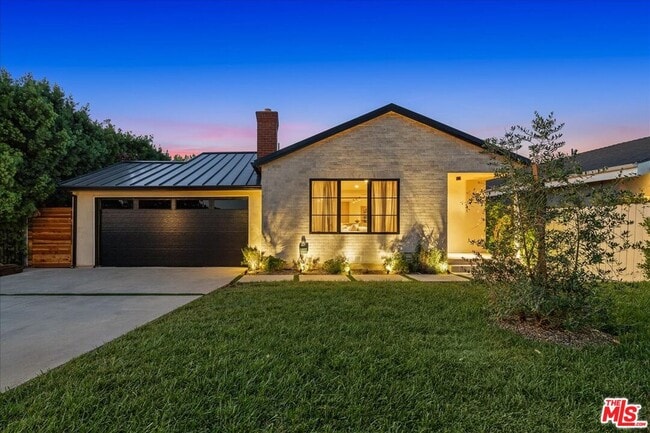 Photo - 14537 Hesby St