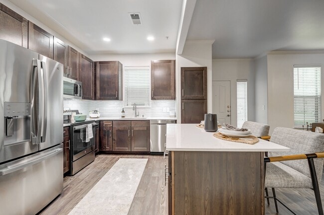La Villita Lakeside and Landings