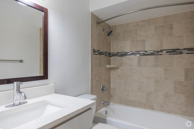 2BR, 1BA - 900SF - Bath