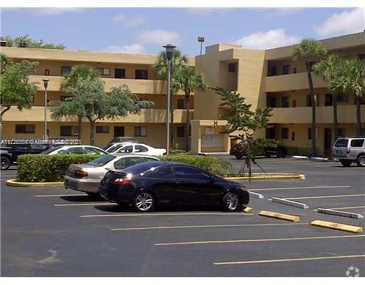 Building Photo - 8401 SW 107th Ave Unit 374E Rental