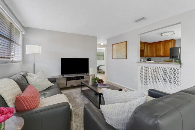 Photo - 751 100th Ave N Unidad SI ID1502608P