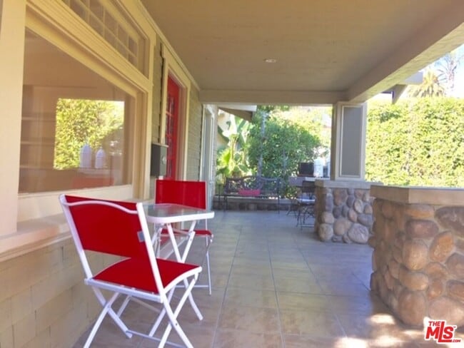 Photo - 2005 Beachwood Dr