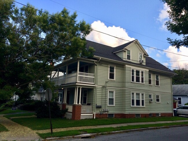 Building Photo - 63 Savoy St Unit 63 Savoy St.