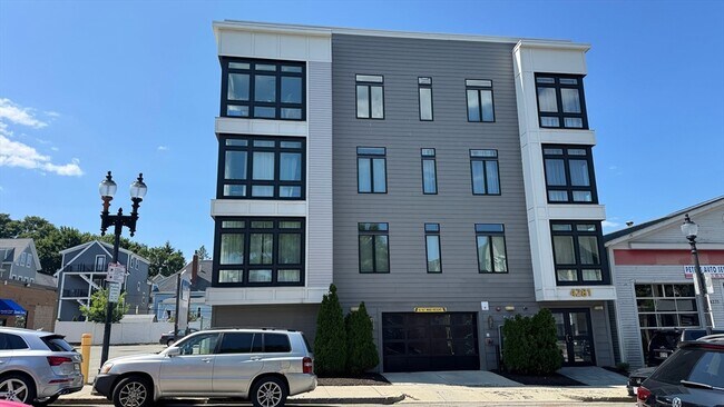 Building Photo - 4281-4283 Washington St Unit 4C