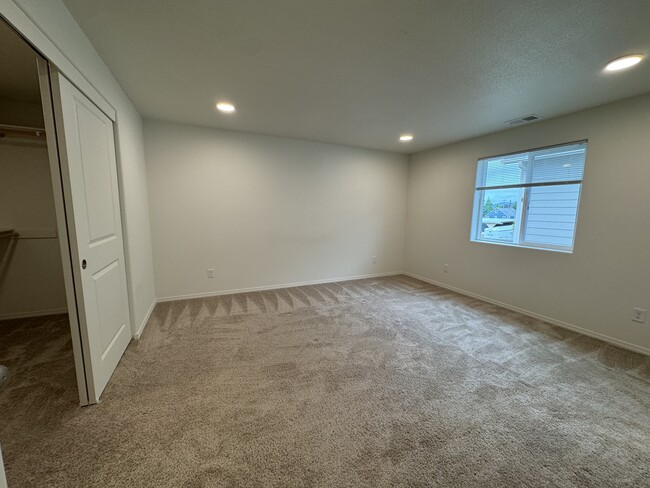 1182 S 43rd Pl