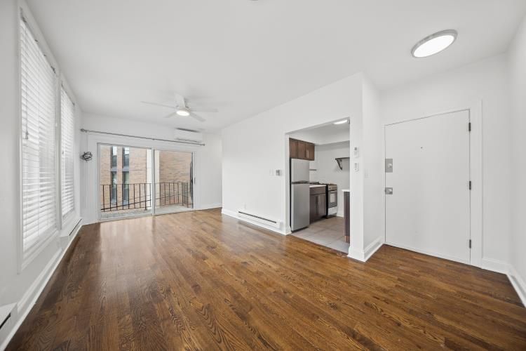 Photo - 213 W Wisconsin St