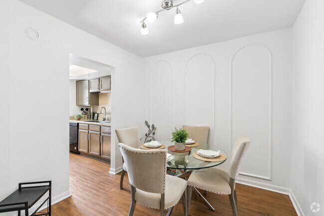 2BR, 2BA - 982SF - Dining Room - The Bordeaux