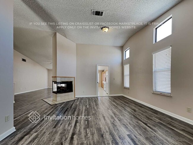 3121 Autumn Leaf Ct
