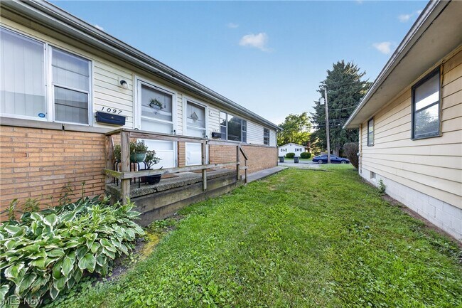 Photo - 1095 St Michaels Ave