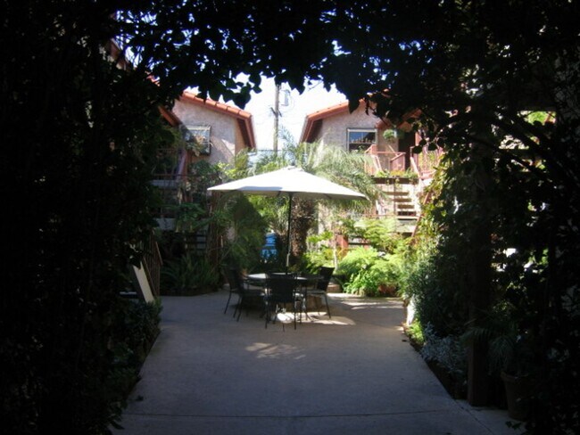 Upper Condo in Heart of North Park - Upper Condo in Heart of North Park Unit 6