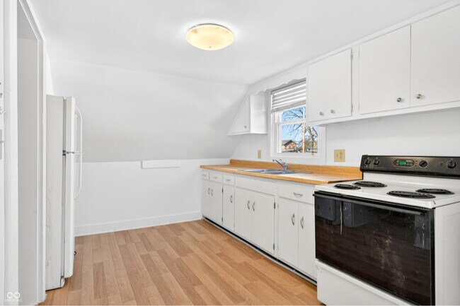 Photo - 930 7th St Unit B