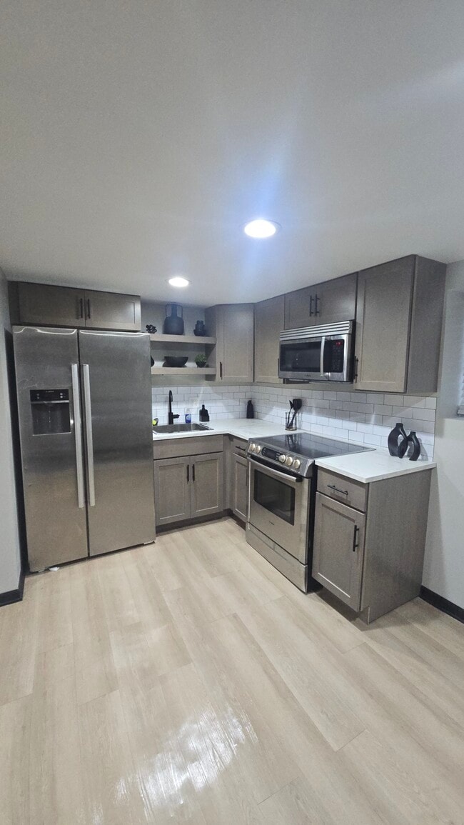 Building Photo - 7228 S Talman Ave Unit Garden