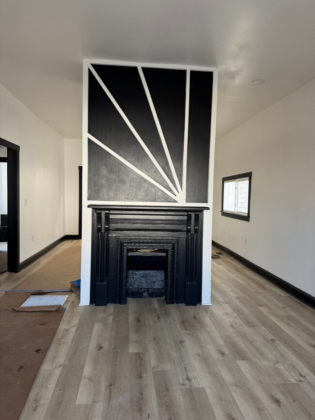 Building Photo - 234 E 16th Ave