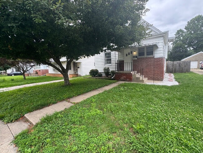 Building Photo - A Whole New World — Completely Remodeled 4 Bed Home