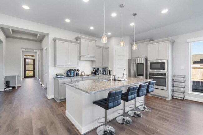 Building Photo - 547 Jefferson Dr