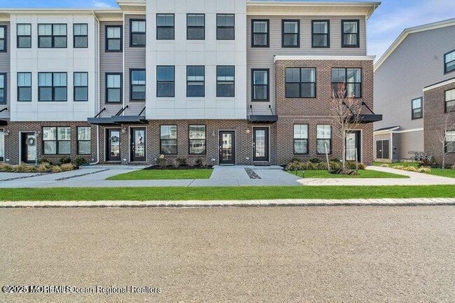 Photo - 50 Midway Rd S