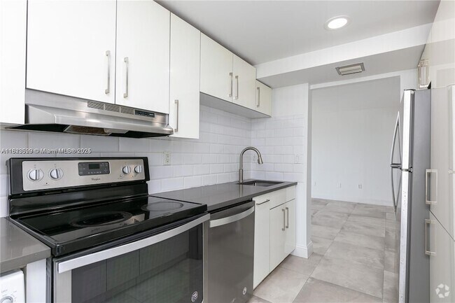 Building Photo - 1300 Alton Rd Unit 9A Rental