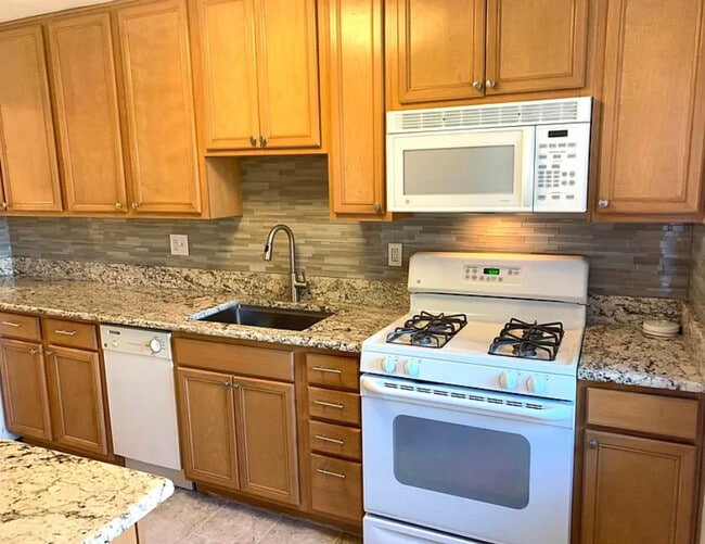 Photo - 1805 William St Unit 211C