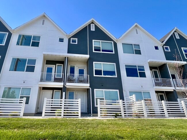 Photo - 1117 E Hatch Row Townhome