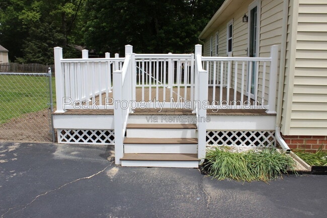 Photo - 6452 Lakeway Dr