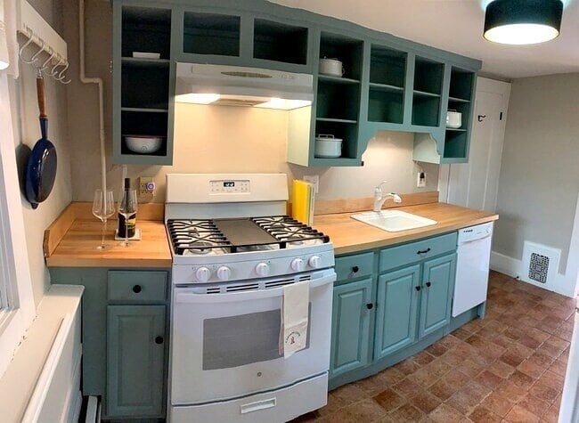 63 Washington St Unit 2