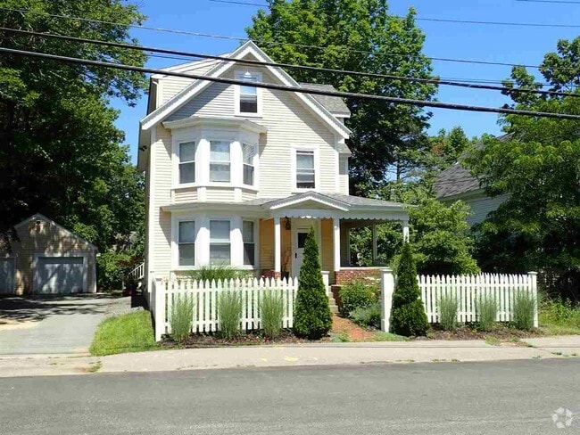 Building Photo - 69 Winter St Rental