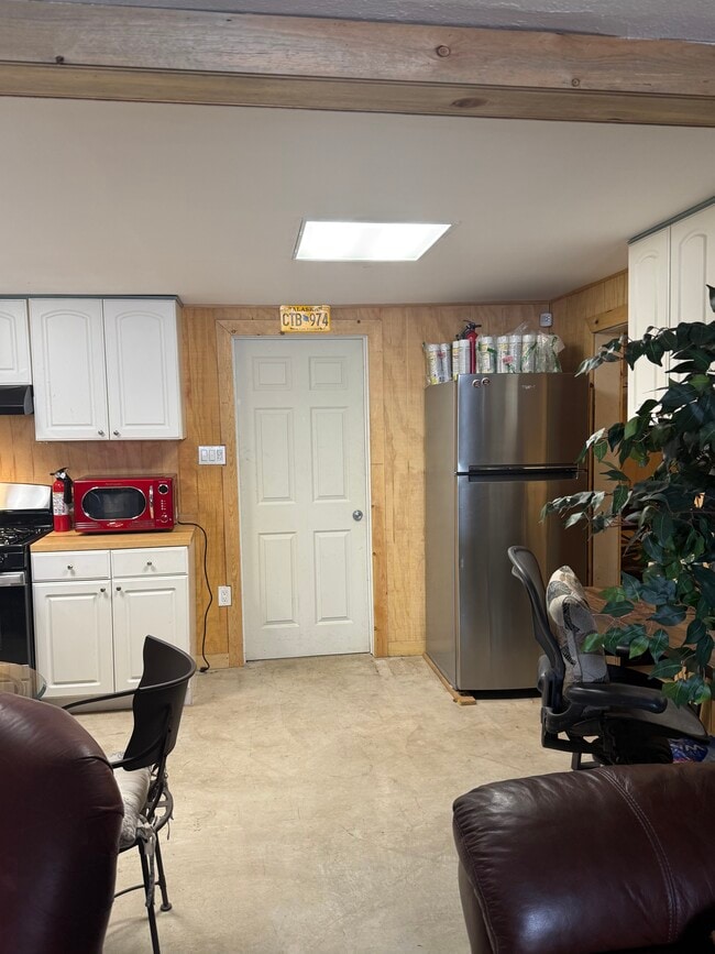 Photo - 719 W Mission Ln