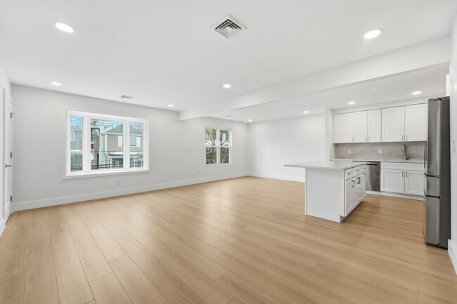 Photo - 6505 Columbia Ave