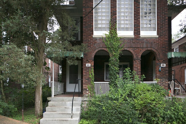Building Photo - 1858 Shaw Ave Unit 1858 Rental